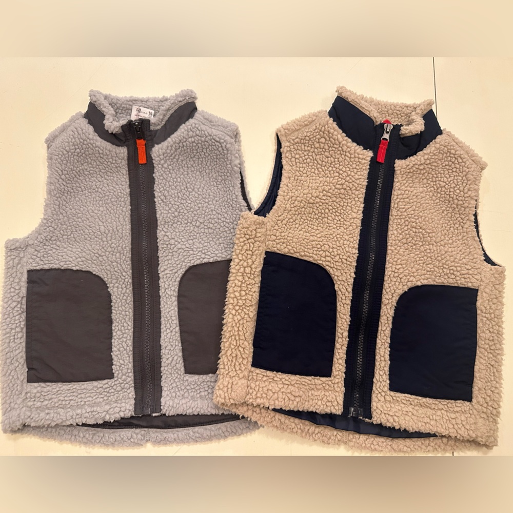 Boys XS (4-5) Fleece Vests Tan and Navy and Gray.